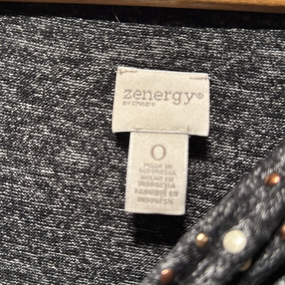 ZENERGY top - Picture 2 of 3